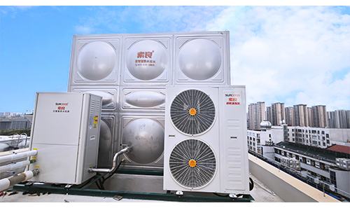 AI管家+光伏未来！雷锋学校云智能热水模块主体安装完成，索良实业打造绿色智慧新标杆！